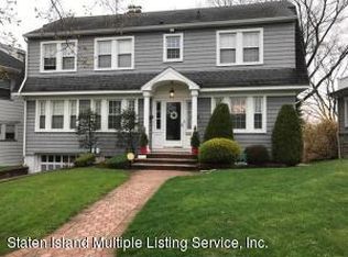 10 Park View Pl, Staten Island, NY 10310