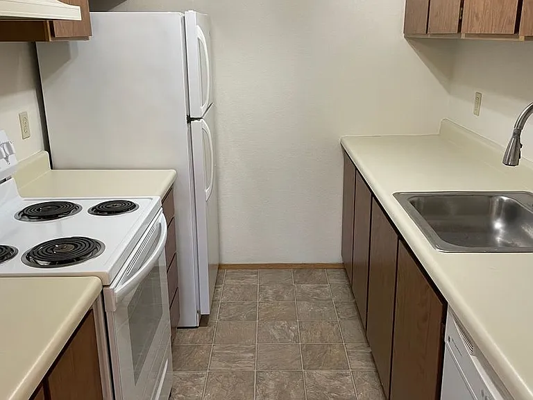 690 NW Atalanta Way #M — Photo 7