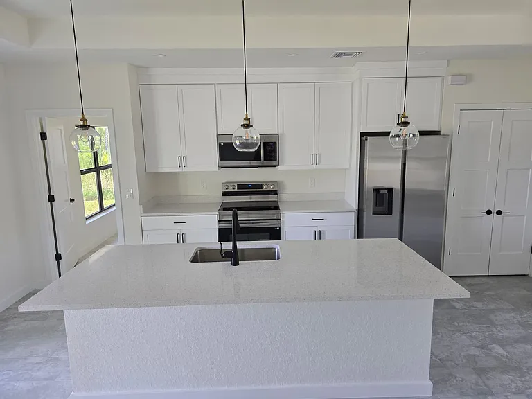 4240 Las Almanos Ave — Photo 4