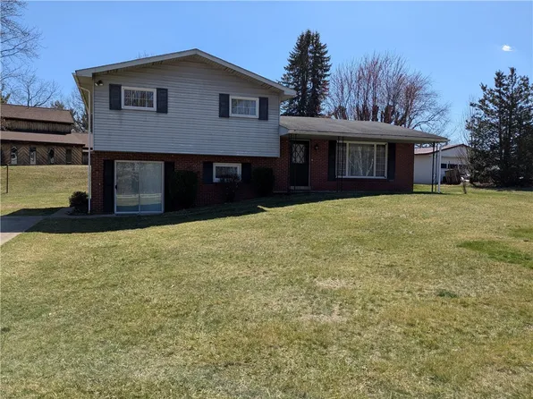 65 Maple Ave, Blairsville, PA 15717