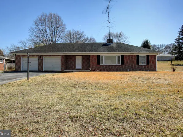 11723 Robinwood Dr, Hagerstown, MD 21742