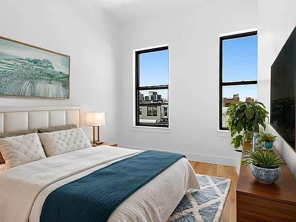 3rd image of 1269 Jefferson Ave Floor 1