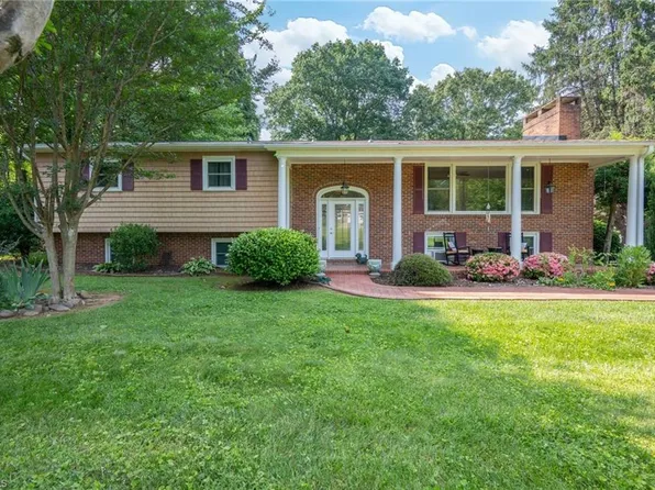 4770 Duffer Ln, Pfafftown, NC 27040