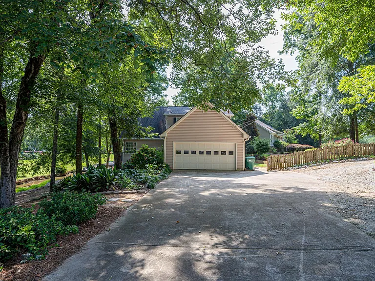 220 Loch Way — Photo 19