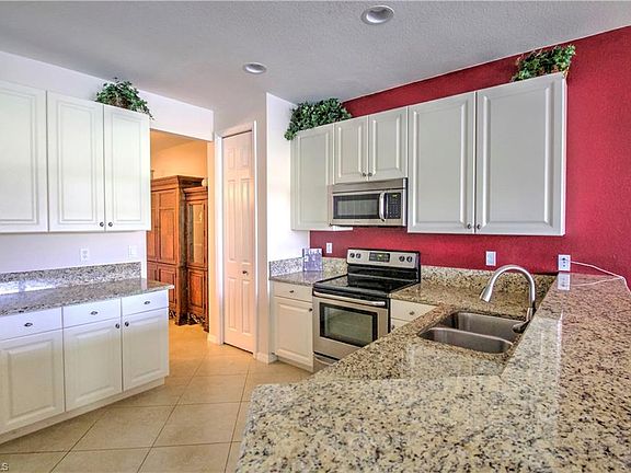 2nd image of 1340 Mariposa Cir APT 102
