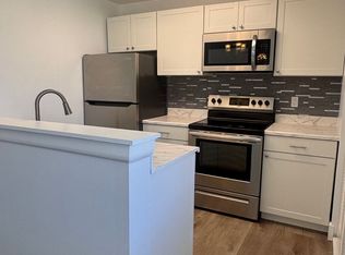 801 W Tiffany Dr APT 1, Mangonia Park, FL 33407