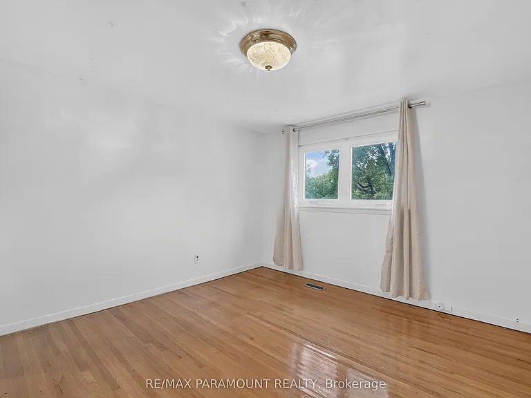 47 Cloverdale Dr — Photo 24