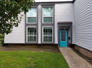 10132 Beekman Place Dr, Houston, TX 77043