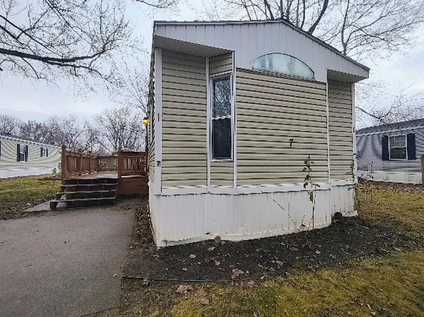 54152 Ash Rd #7, Osceola, IN 46561
