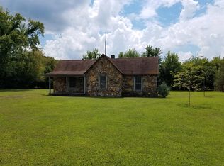 2842 Old Greenbrier Pike, Greenbrier, TN 37073