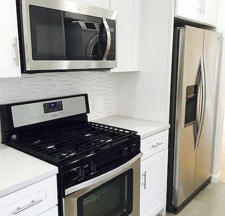 2nd image of 118 N Beachwood Dr APT D