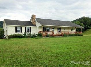 700 Spout Springs Rd, Irvine, KY 40336