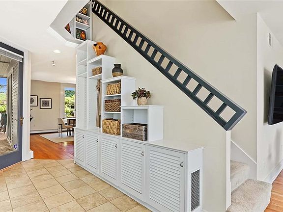 3rd image of 100 Pratt St #100