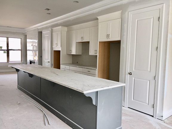 2nd image of 3760 Huger Pl SE