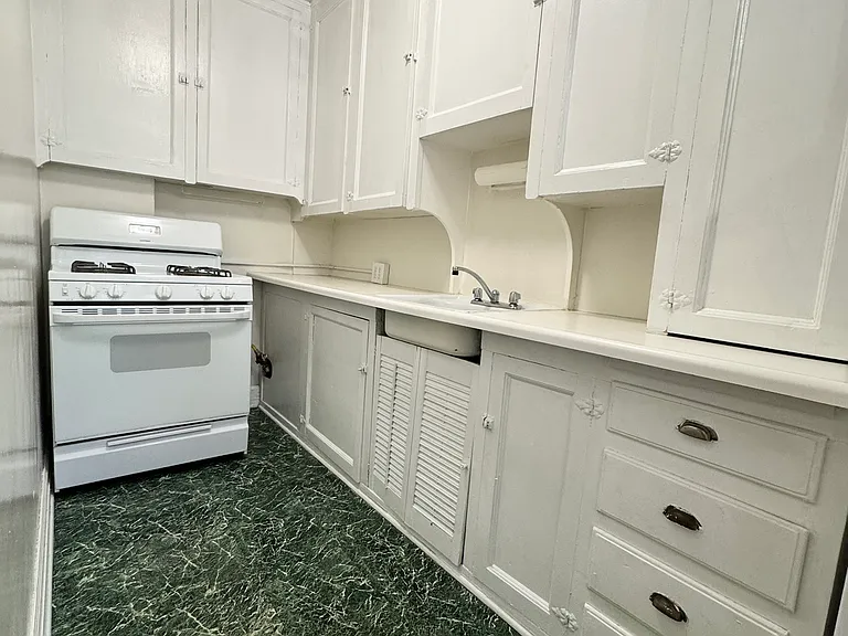 1320 York St #6 — Photo 7