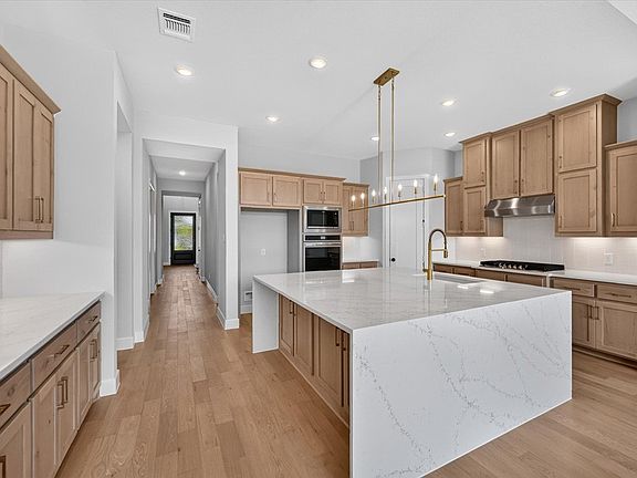 3rd image of 840 Heatherbrook Dr