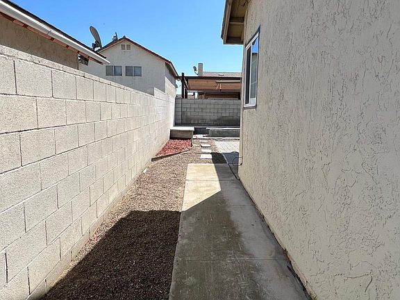 3rd image of 1839 Corbin St #B