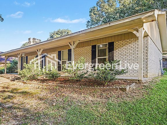 2nd image of 1511 Edgewood Pl