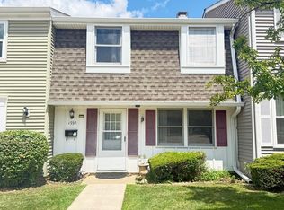 1932 Farnham Ct, Schaumburg, IL 60194