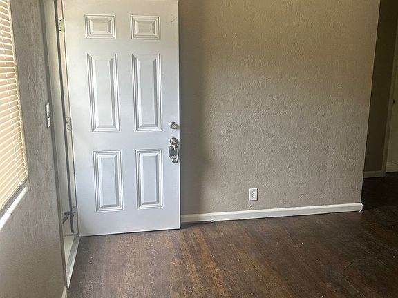 4th image of 1705 N Lynn St #1/2