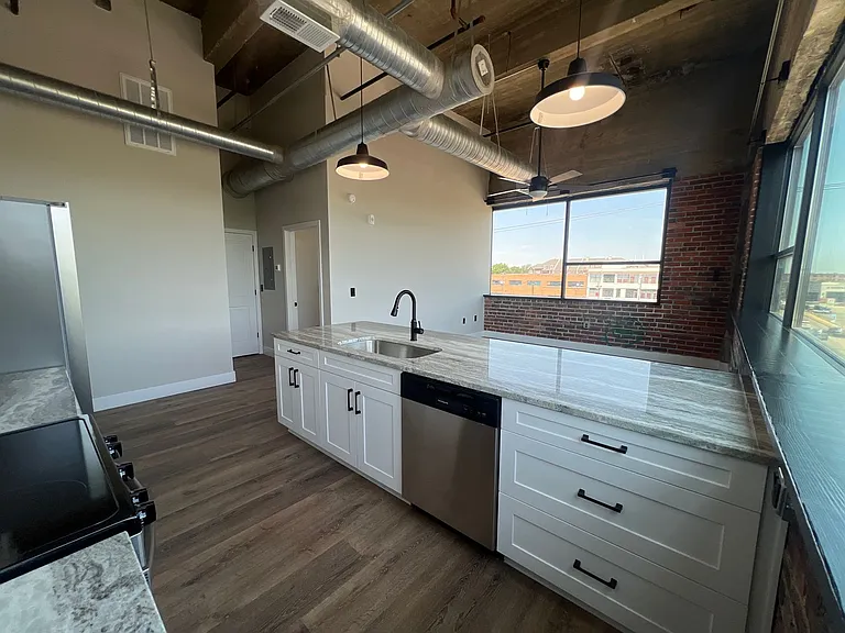 119 E Princess Anne Rd — Photo 103