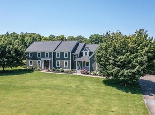 622 Ridgefield Rd, Shelburne, VT 05482