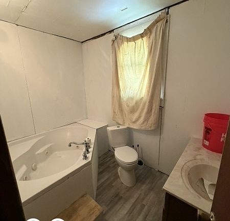 5th image of 1436 W Spencer Ave