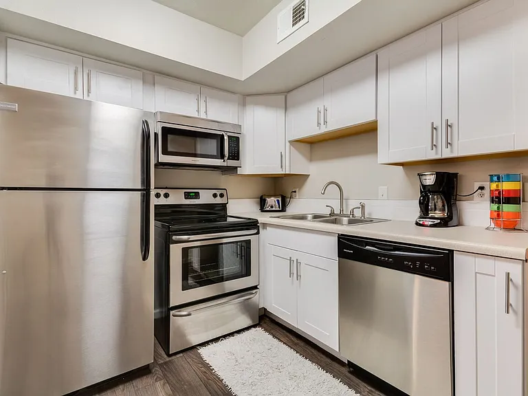 Escondido Apartments — Photo 29