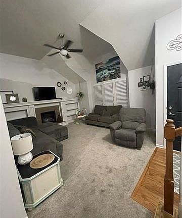 2nd image of 513 E Dogwood St