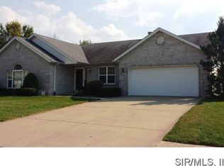 430 Goldenrod Ln, Swansea, IL