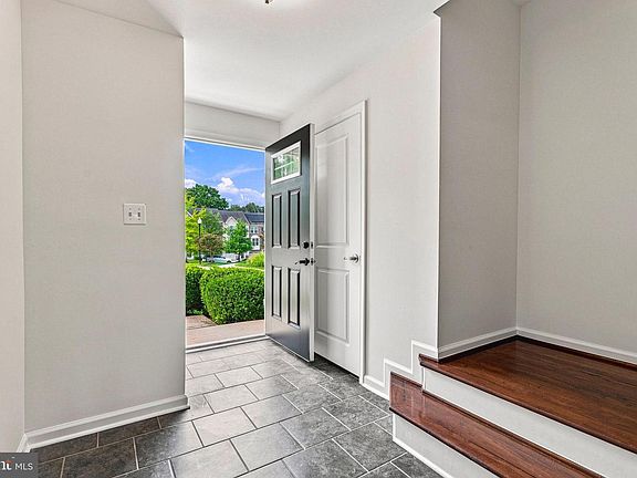 3rd image of 355 Cherrystone Ct