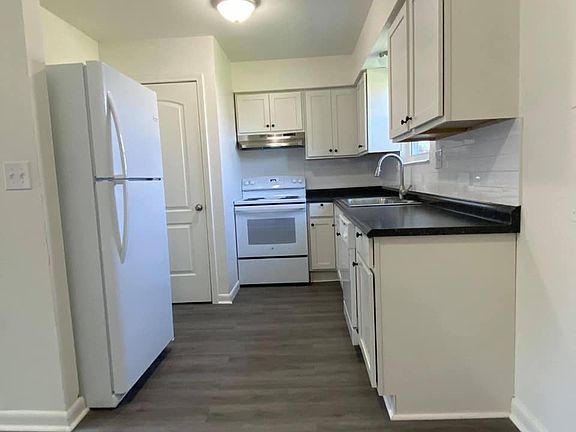 3rd image of 605 Cliff St #605