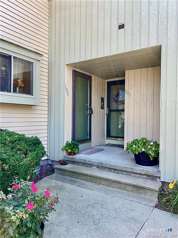 2 bed, 1.5 bath, 1158 sqft, $1,950 — Photo 2