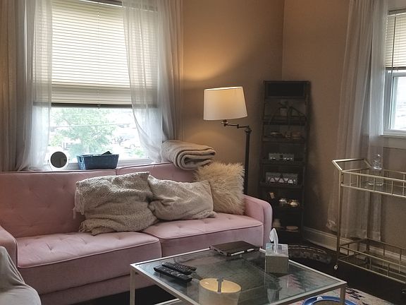 4th image of 601 Lafayette Ave NE #2