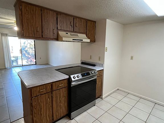 5th image of 165 Scottwood Dr
