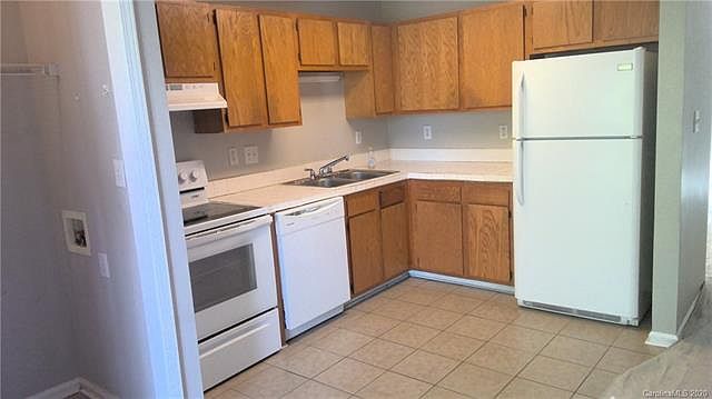 2nd image of 320 Hamilton Dr NE APT I
