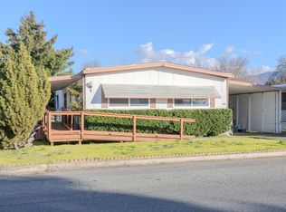 1001 Roguelea Ln, Grants Pass, OR