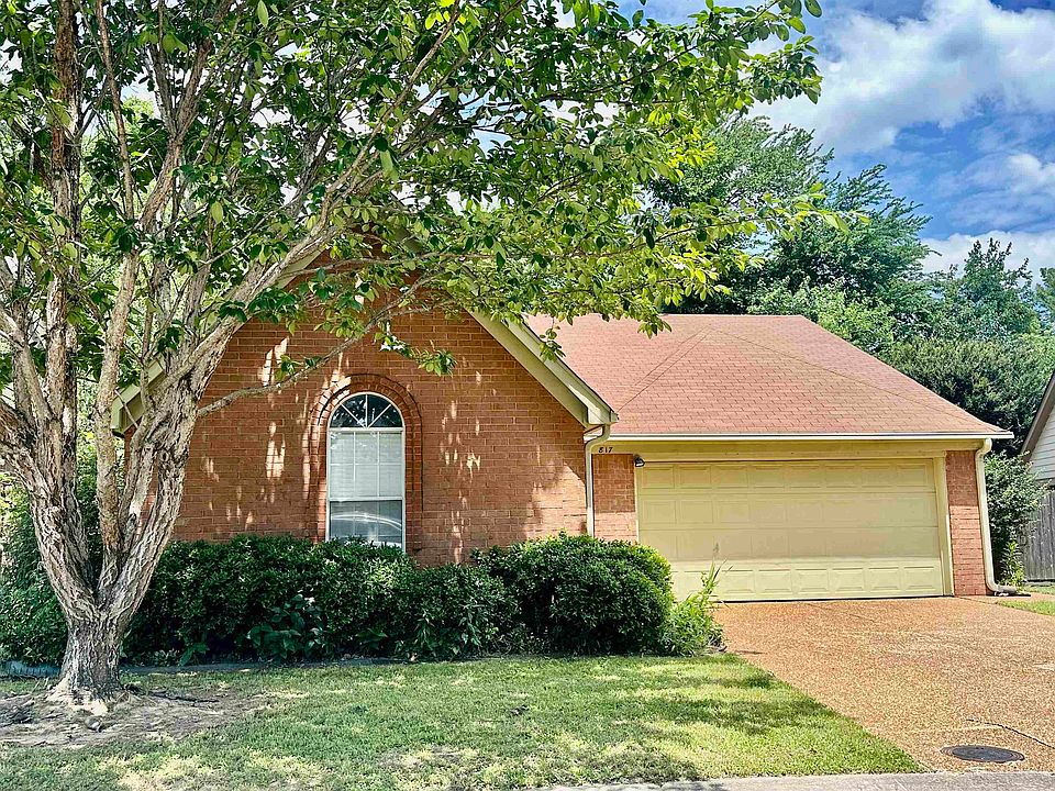 1st image of 817 Pecan Gardens Cir W