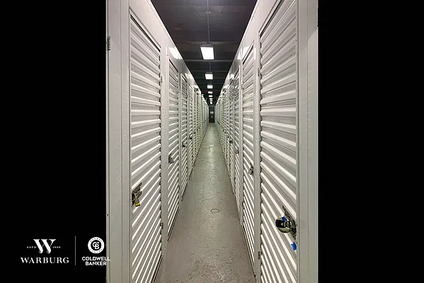 Sold by Coldwell Banker Warburg | media 38