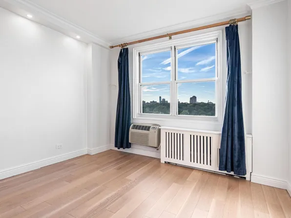 1270 5th Avenue image 11 of 23