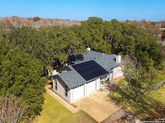 3rd image of 633 Live Oak