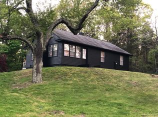 25 Pleasure Dr, Flanders, NY 11901