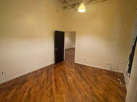 3rd image of 1417 Kemper St #0