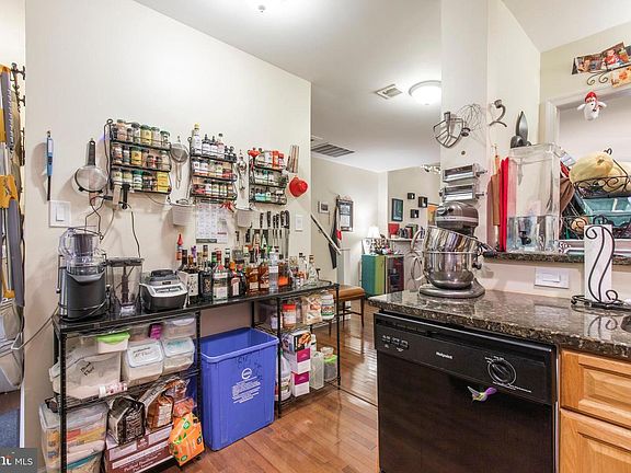 3rd image of 815 N 16th St Floor 2