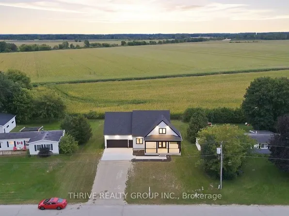 9887 Eric St, Lambton Shores, ON N0M 2N0