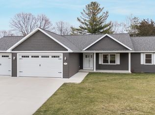 1622 Orchard Dr, Kaukauna, WI 54130