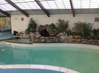 6020 Indianwood Trl, Bloomfield Hills, MI 48301