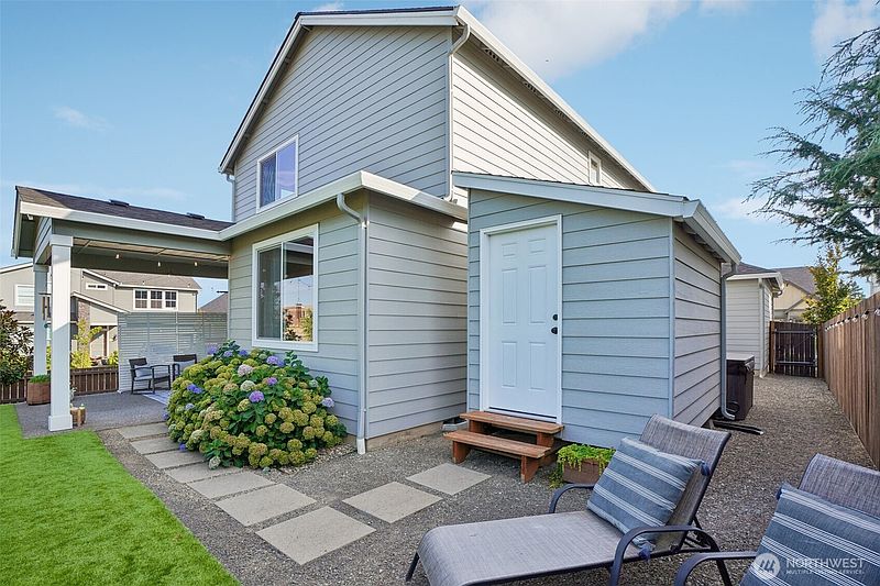 4th image of 3016 S White Salmon Drive
