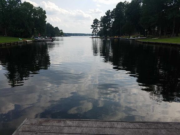 4th image of 517 Longleaf Dr