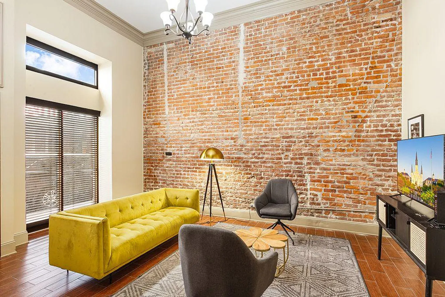 2 bed, 2.0 bath, 1194 sqft, $6,881 — Photo 2
